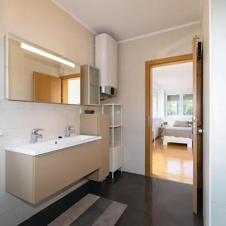 Amazing In Poljica With Wifi Tatil Evi