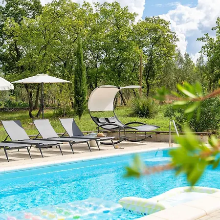 Stunning Home In Poljica *